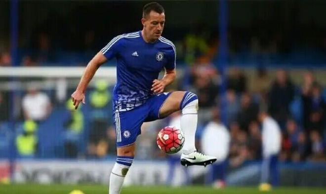 关于皇家马德里发布备战花絮；清晨回应争议；社区盾任务艰巨；轮换策略成焦点的信息